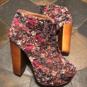 Steve Madden STARRR Wooden Heel Lace Up Booties